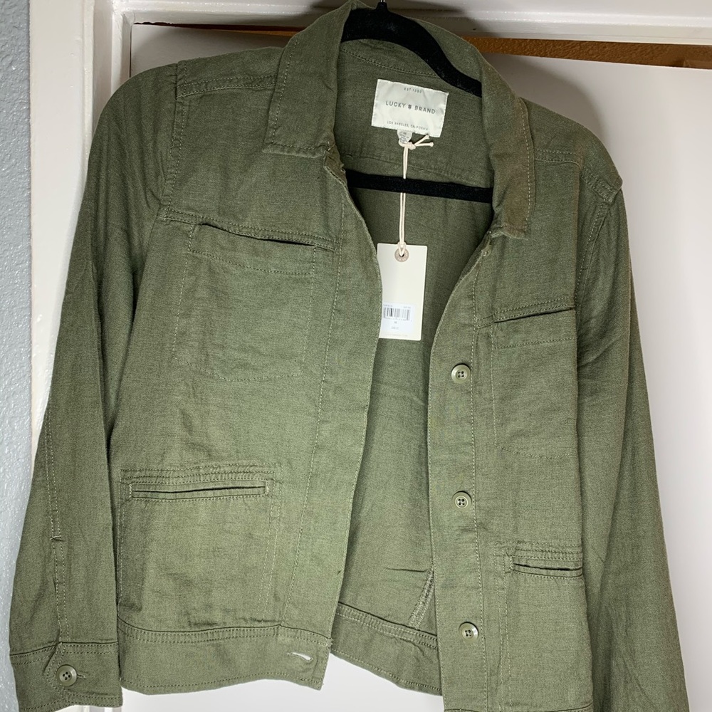 Lucky Brand- lightweight crop